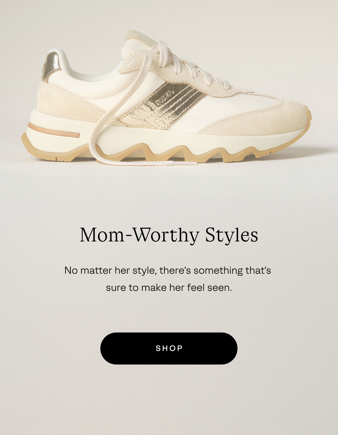 Sneaker in beige color with gold tones