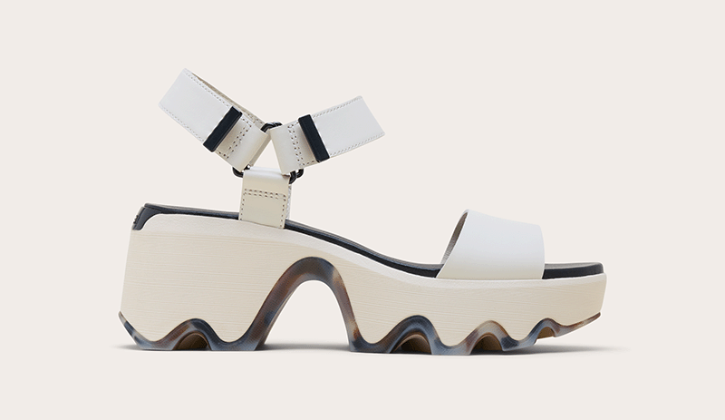 Kinetic™ Aura Y-Strap Women's Sandal in Sea Salt & Black