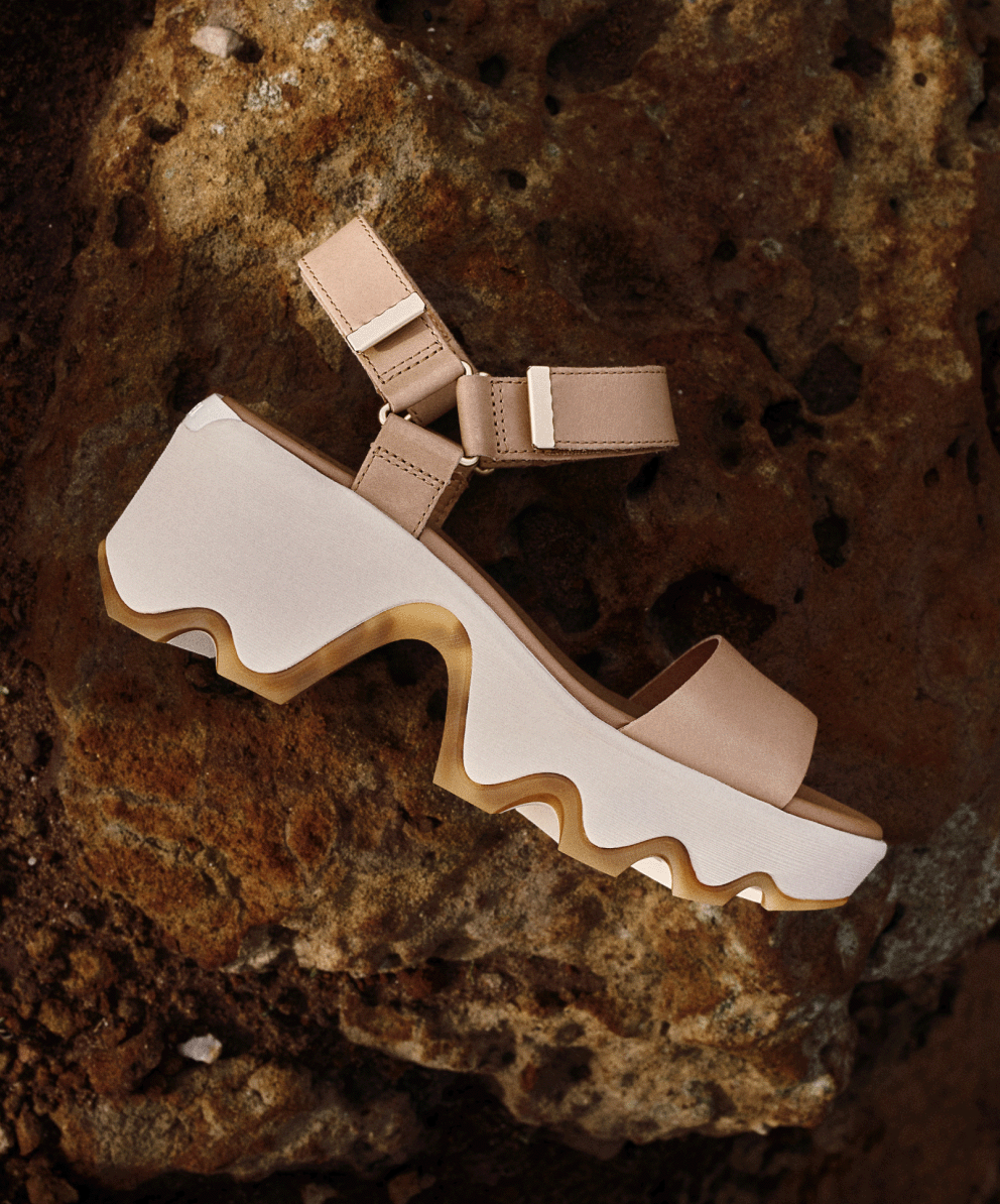 Kinetic™&nbsp;Aura Y Strap in Honest Beige & Bleached Ceramic photographed on rocks